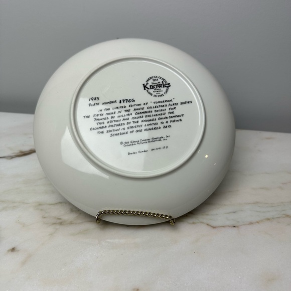 Edwin M Knowles Annie Collection Plate 1985 - Picture 6 of 8